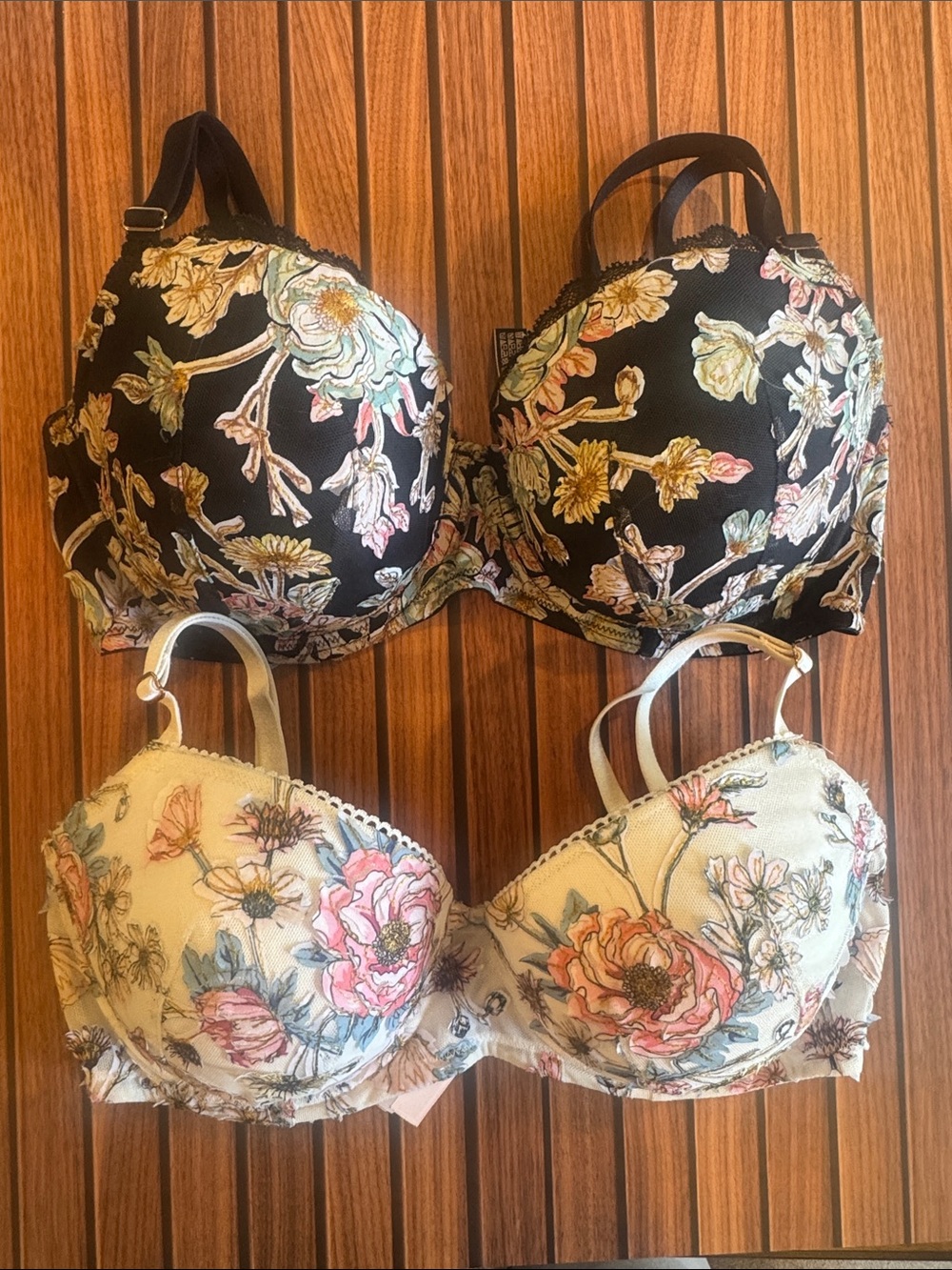 VS Dream Angels Embroidered Floral Lightly Lined Demi Bra Set 34DD